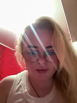 Jenifer mis online show from May 13, 2026, 1:08 pm