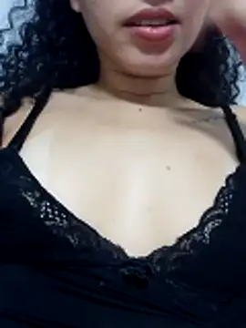 Snapshot of venuseyes25 chatting on June 6, 2026, 6:07 am venuseyes25 online show from June 6, 2026, 6:07 am