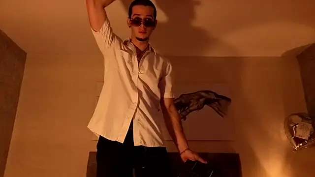 isaacblaze  online show from May 21, 2026, 3:57 am