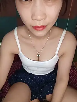Snapshot of Logii_x chatting on May 14, 2026, 7:37 am Logii x online show from May 14, 2026, 7:37 am