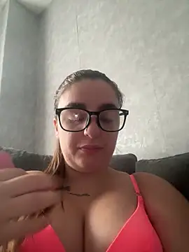 LexiXXoo online show from June 15, 2026, 7:32 am