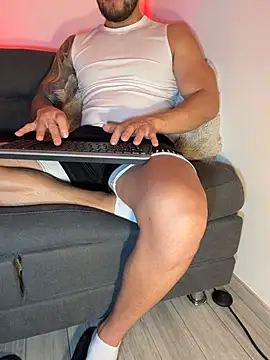 Oliver browm online show from June 30, 2026, 1:01 pm