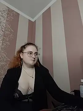 FoxyFlameX online show from June 10, 2026, 7:51 am