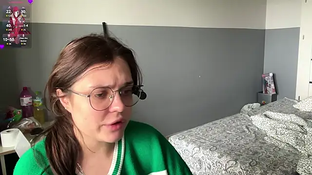 lolaluxe69 online show from May 12, 2026, 12:02 pm