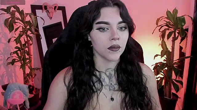 Snapshot of MissCharlottte_18 chatting on May 15, 2026, 3:02 am MissCharlottte 18 online show from May 15, 2026, 3:02 am