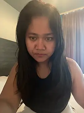 YunaBaby69 online show from May 18, 2026, 8:53 am