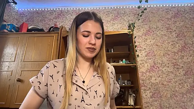 Snapshot of LatvianKat chatting on May 12, 2026, 1:19 pm LatvianKat online show from May 12, 2026, 1:19 pm