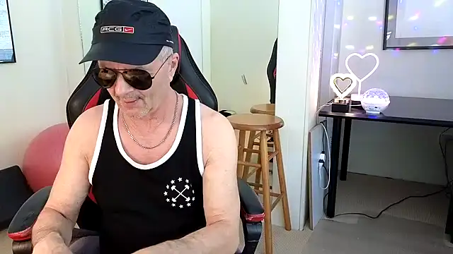 hotdadbod online show from January 27, 2025, 9:33 pm