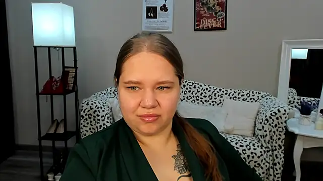 DianaKristol online show from May 17, 2026, 5:27 am