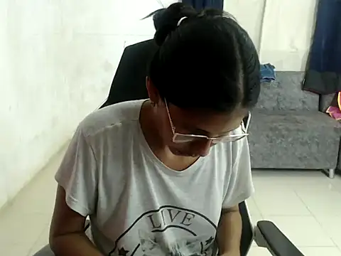 Snapshot of CashFlow_Lady chatting on June 4, 2026, 1:06 pm CashFlow Lady online show from June 4, 2026, 1:06 pm