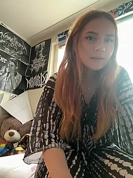 Snapshot of KiraMayson chatting on May 15, 2026, 12:34 pm KiraMayson online show from May 15, 2026, 12:34 pm