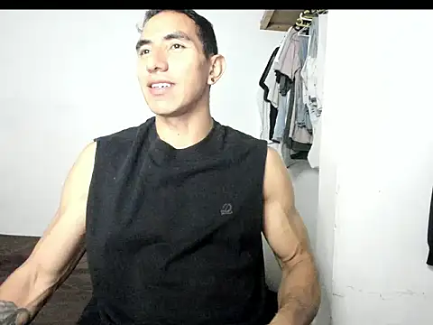 aquiles04 online show from May 23, 2026, 2:39 am