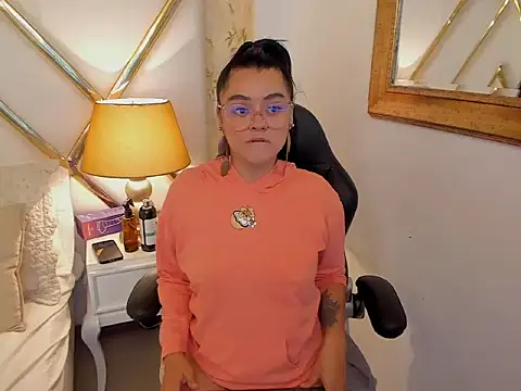 Perla Watson online show from June 5, 2026, 4:19 am