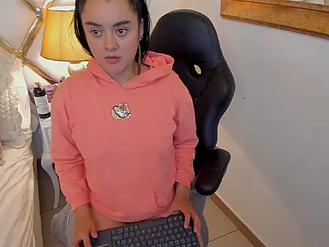 Perla Watson online show from June 5, 2026, 6:52 am