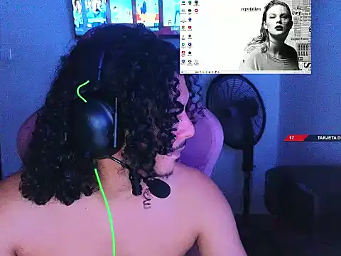 Snapshot of Gamer_Straight chatting on May 17, 2026, 4:21 am Gamer Straight online show from May 17, 2026, 4:21 am