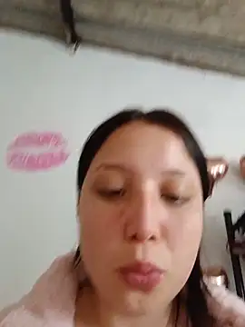 mileidy0106 online show from June 8, 2026, 3:23 pm