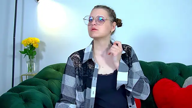 AlexaAvery online show from June 6, 2026, 6:40 am