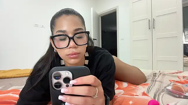 Snapshot of QueeNataly chatting on June 4, 2026, 1:39 pm QueeNataly online show from June 4, 2026, 1:39 pm