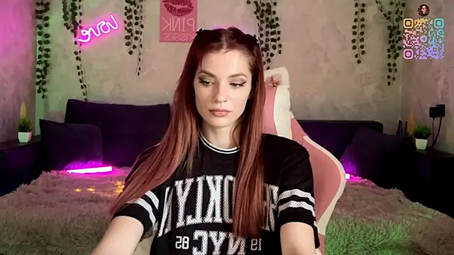 Angelina Charm  online show from May 19, 2026, 6:53 am