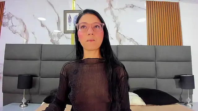 SophiieCalloway1 online show from June 3, 2026, 2:19 pm