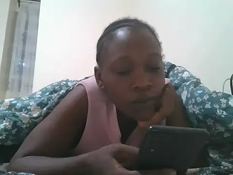 chocolatepetite online show from May 18, 2026, 3:13 am