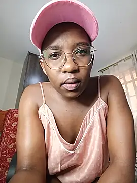 Snapshot of Miss-Temptasion chatting on June 7, 2026, 8:51 am Miss-Temptasion online show from June 7, 2026, 8:51 am