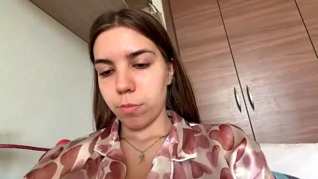 LaurindaStalford online show from June 5, 2026, 4:02 pm