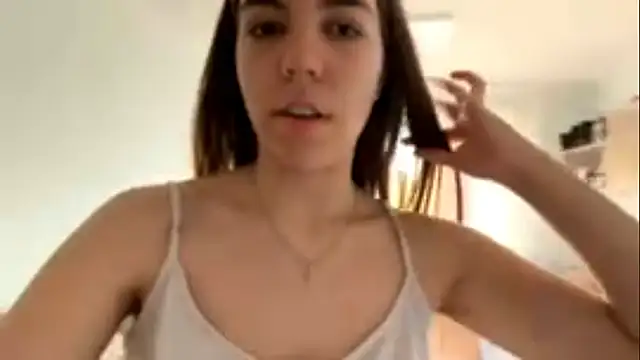 LaurindaStalford online show from June 6, 2026, 4:01 pm