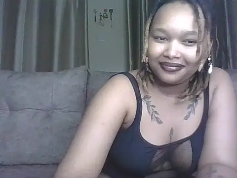 Snapshot of Candy_Tracy chatting on June 5, 2026, 10:48 pm Candy Tracy online show from June 5, 2026, 10:48 pm