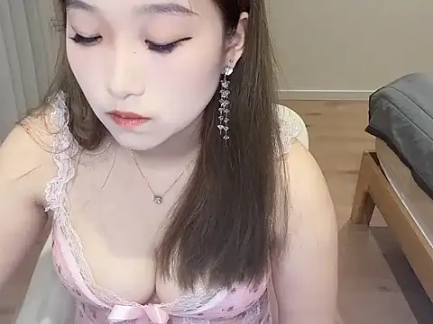 qiqibaobei11 online show from June 8, 2026, 5:24 pm