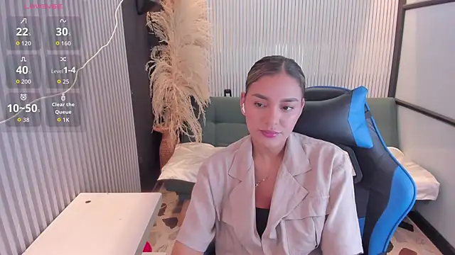 Snapshot of SophieWatson_ chatting on June 4, 2026, 2:01 pm SophieWatson online show from June 4, 2026, 2:01 pm
