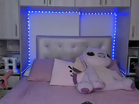 Honniewhitee  online show from June 11, 2026, 2:53 am