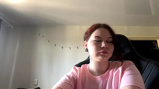 Redhair girl online show from May 16, 2026, 8:00 am