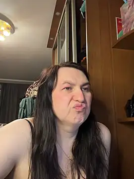 EvaBeautyXxX online show from May 16, 2026, 9:13 pm