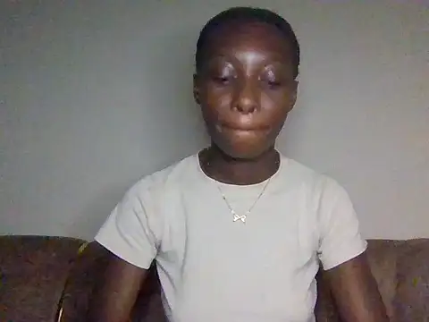 Snapshot of miss_petite0 chatting on June 8, 2026, 1:28 am miss petite0 online show from June 8, 2026, 1:28 am