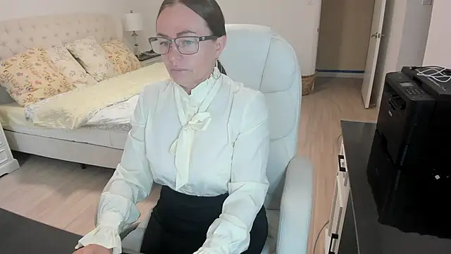 Snapshot of Vika73 chatting on September 10, 2025, 12:27 pm Vika73 online show from September 10, 2025, 12:27 pm