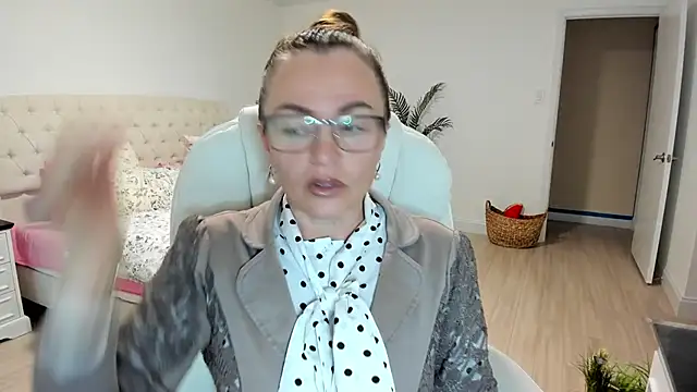 Snapshot of Vika73 chatting on September 26, 2025, 11:25 am Vika73 online show from September 26, 2025, 11:25 am