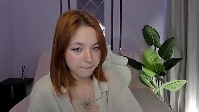 Snapshot of New_Web_Girl chatting on May 26, 2026, 10:22 am New Web Girl online show from May 26, 2026, 10:22 am