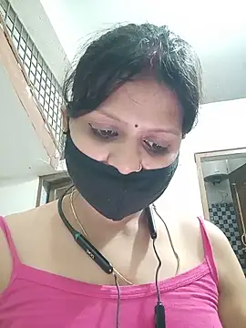 ZOYA-STRIP online show from June 9, 2026, 6:30 pm
