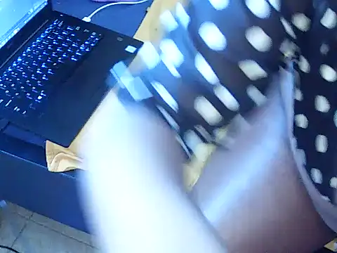 luna-elera online show from June 10, 2026, 6:01 am