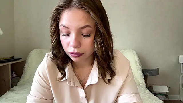 Lia be mine online show from June 9, 2026, 8:04 am