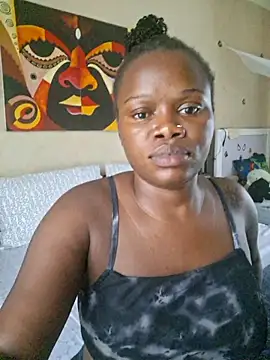Snapshot of PinkyMonique chatting on May 19, 2026, 12:22 pm PinkyMonique online show from May 19, 2026, 12:22 pm