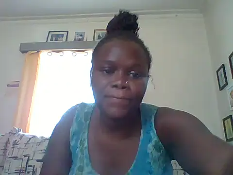 Snapshot of PinkyMonique chatting on June 11, 2026, 6:00 am PinkyMonique online show from June 11, 2026, 6:00 am