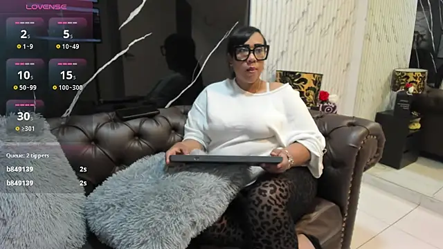 Snapshot of OliviaWilliamm chatting on June 3, 2026, 11:24 am OliviaWilliamm online show from June 3, 2026, 11:24 am