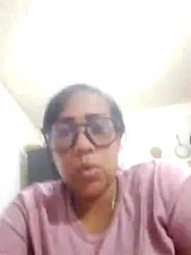 Snapshot of OliviaWilliamm chatting on June 7, 2026, 9:51 pm OliviaWilliamm online show from June 7, 2026, 9:51 pm