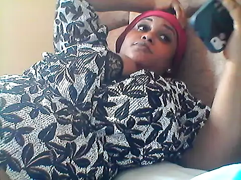 Snapshot of Pretty_sandrah chatting on June 3, 2026, 8:06 am Pretty sandrah online show from June 3, 2026, 8:06 am