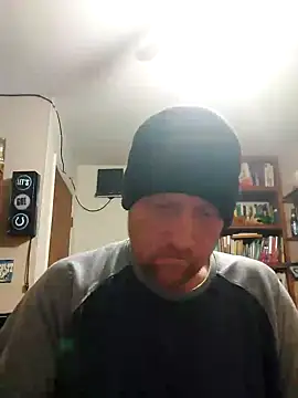 Snapshot of icebergXpress chatting on June 3, 2026, 5:54 am icebergXpress online show from June 3, 2026, 5:54 am