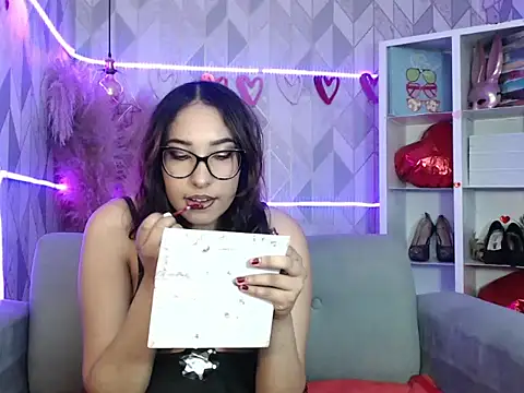 AndreaLoveeX online show from June 6, 2026, 4:55 pm