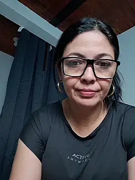 Snapshot of Scarlett_Valnyx chatting on June 1, 2026, 1:02 pm Scarlett Valnyx online show from June 1, 2026, 1:02 pm