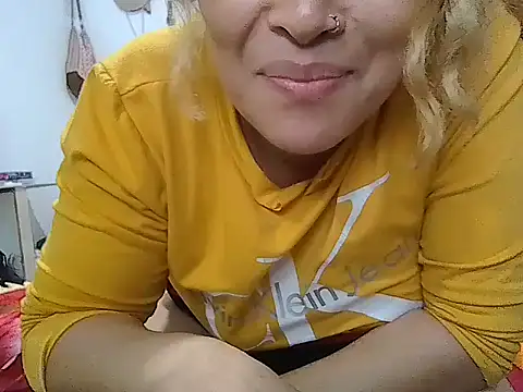 Layla-Astrum online show from June 9, 2026, 2:39 pm